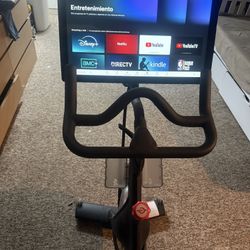 Excellent Peloton Bike 3 Generation Touch Screen