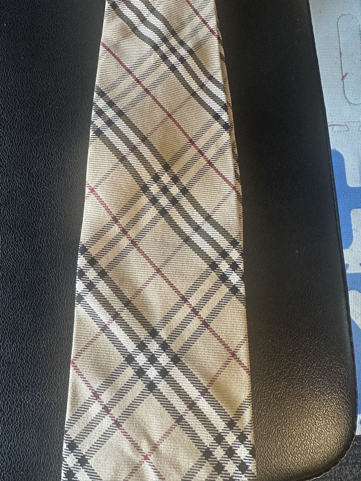 Burberry Tie Authentic Like New