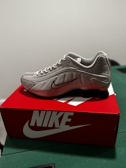 Nike Shox 4 NEW - size 10.5