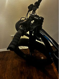 Geemax brand new black and blue