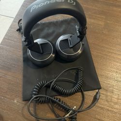 Like New Pioneer Dj HDJ-X7 Headphones!!! 