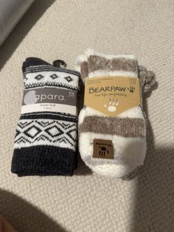 New Pack Of 2 Bearpaw Cozy Chenille And Apara Super Soft Crew Socks 