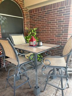 Patio set (3 Chairs Only)