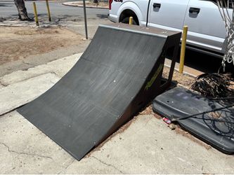 Quarterpipe ramp