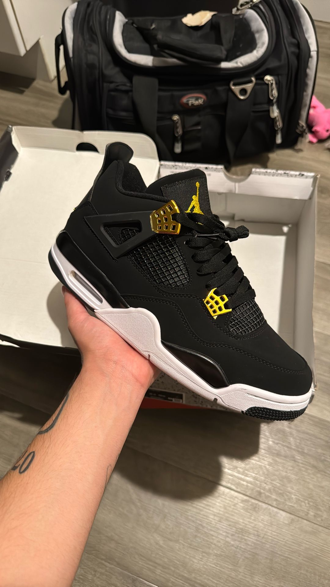 Jordan 4 Royalty