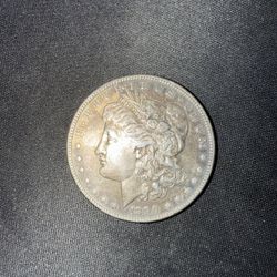 Coin collector collection  Morgan Silver dollar  In good condition 
