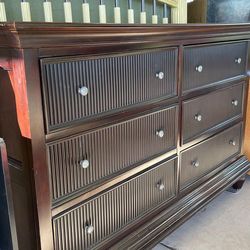Gorgeous tall dresser all drawers work great