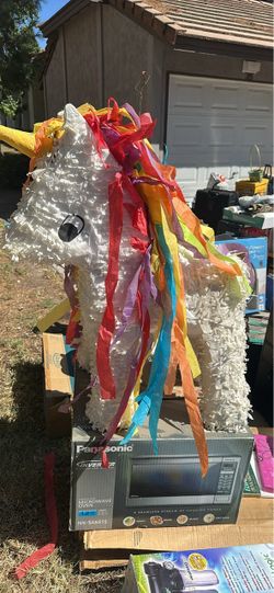 Unicorn piñata