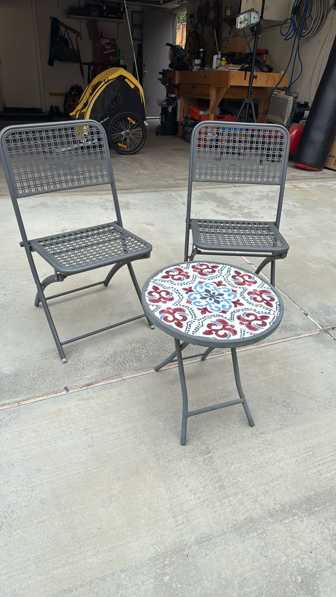 2 Chairs With Coffee Table 