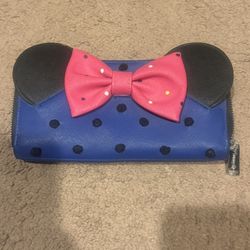 Loungefly Minnie Wallet Heart Logo