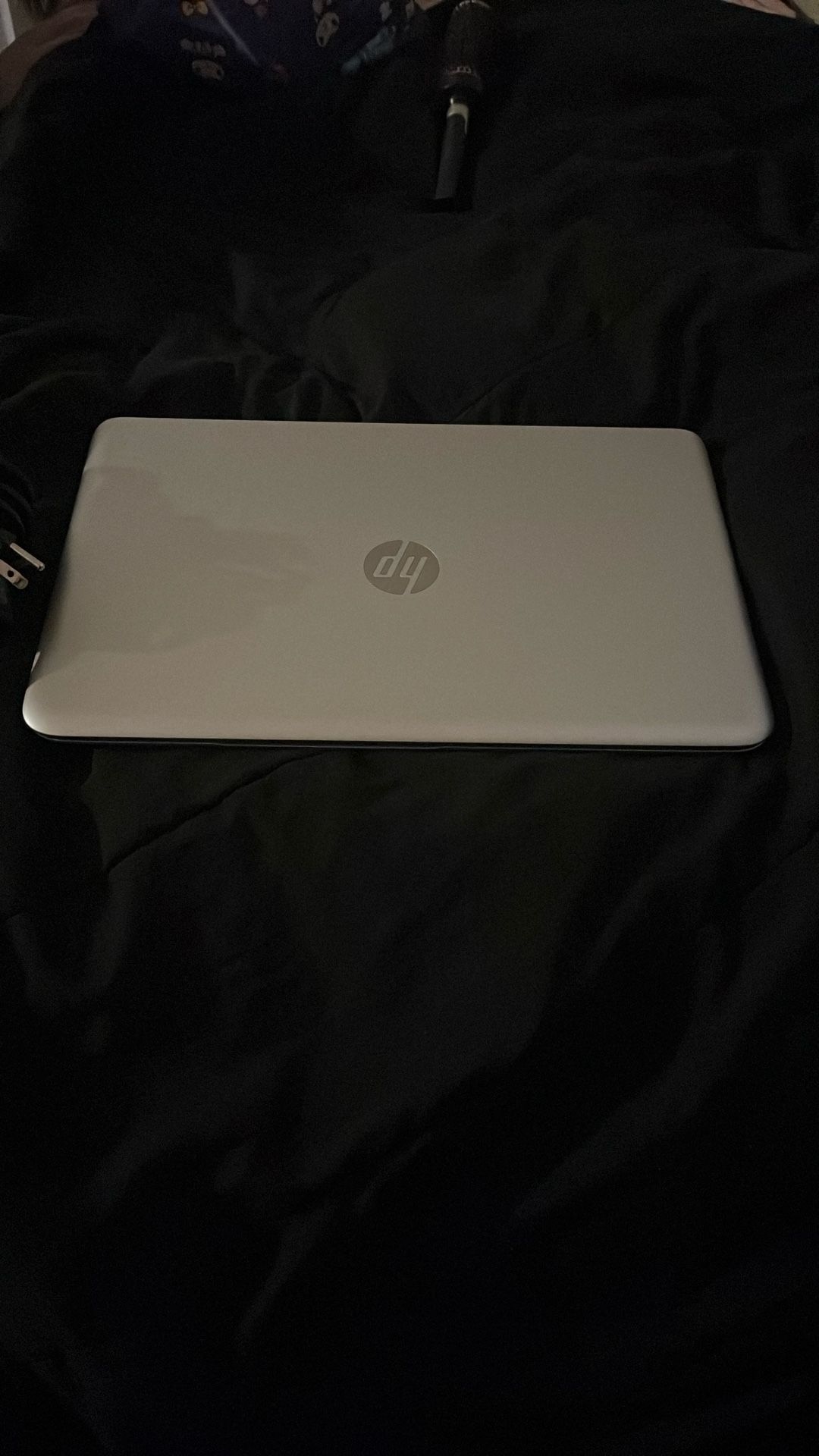 Laptop Comes With Charger