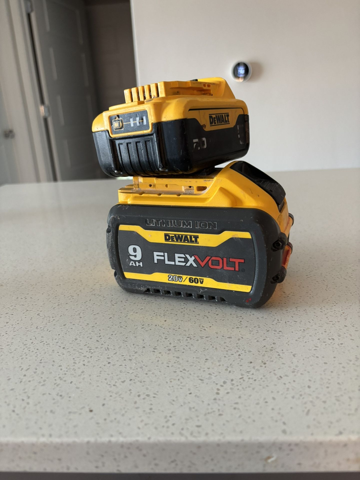 Grinder Milwuakee And Dewalt Battery’s 