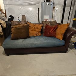 2 L-shaped Couches