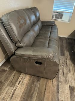 Couches (reclining)