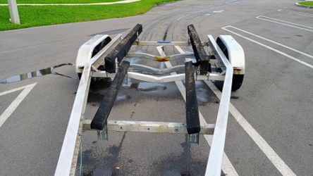 Aluminum boat trailer