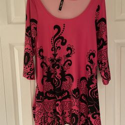 NWOT White Mark Yanette Tunic Top Fuschia Pink Black Sz M