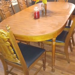 Bassett Company Farm House Table And Chairs.