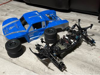 Team associated sc7 RC truck