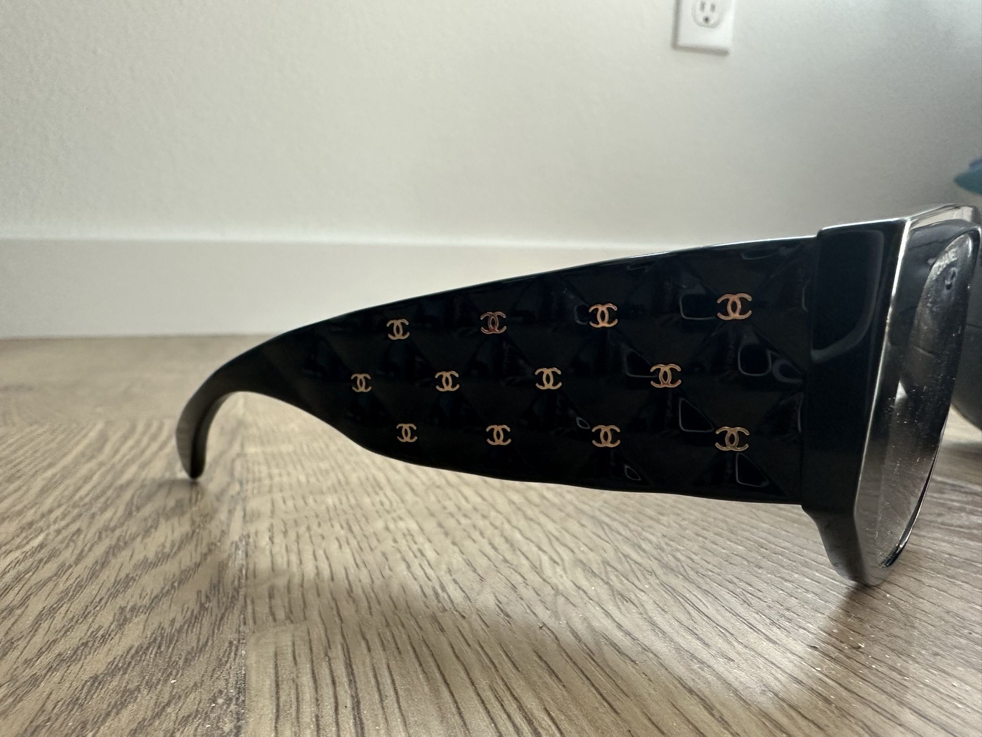 Authentic Chanel Acetate Quilted CC Pilot Black Mini CC Lens Sunglasses 71465 Authentic Chanel Acetate Quilted CC Pilot Black Mini CC Lens  main image 3