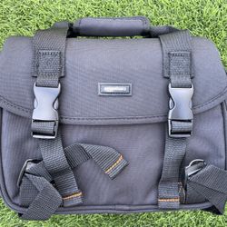 Amazon Basics Large DSLR Camera Gadget Bag
