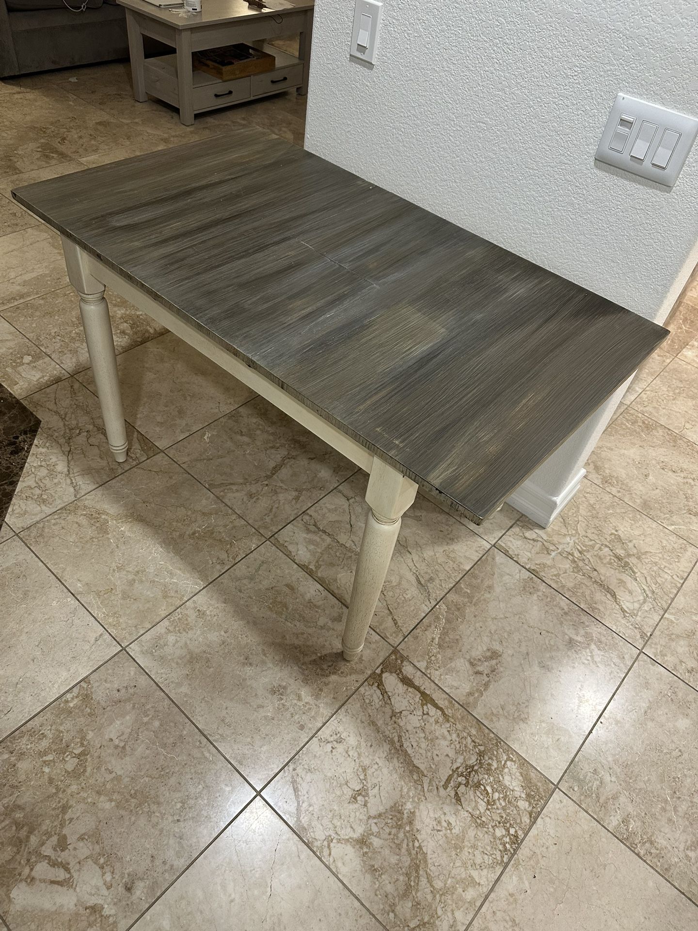 Kitchen Table With Hidden Leaf