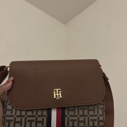 tommy hilfiger purse