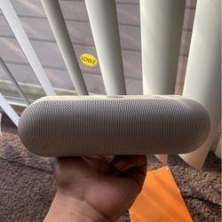 Beats Pill