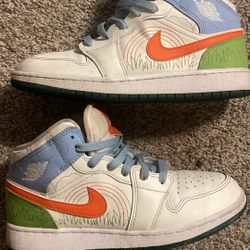 Nike high tops that are gently used