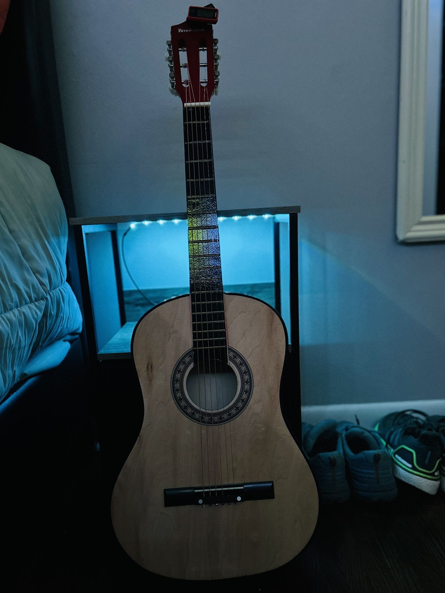 6 String Acoustic Guitar