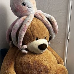 Gigantic Teddy Bear
