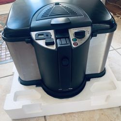 Deep Fryer Oster 4 Liter Used Once