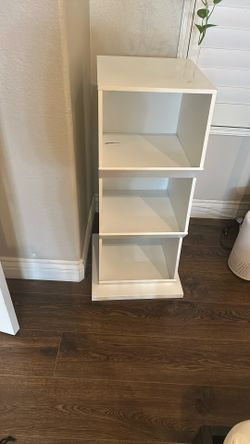 3 Tiers Bookshelves/ Storage Bin