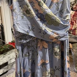 Lands End Faux Wrap Dress Fit and Flare Size small Blue Floral smoke free like new 