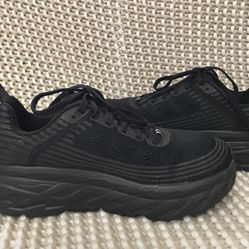 HOKA Men's Bondi 6 in Black/Black, Size 11 2E