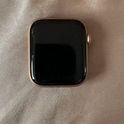 Apple Watch Series 5 (Rose Gold)