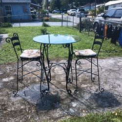 Ashley's Furniture 2 Piece Dining Room Table(Worth $400)