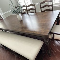 Expandable Dinning Table Sits 10 