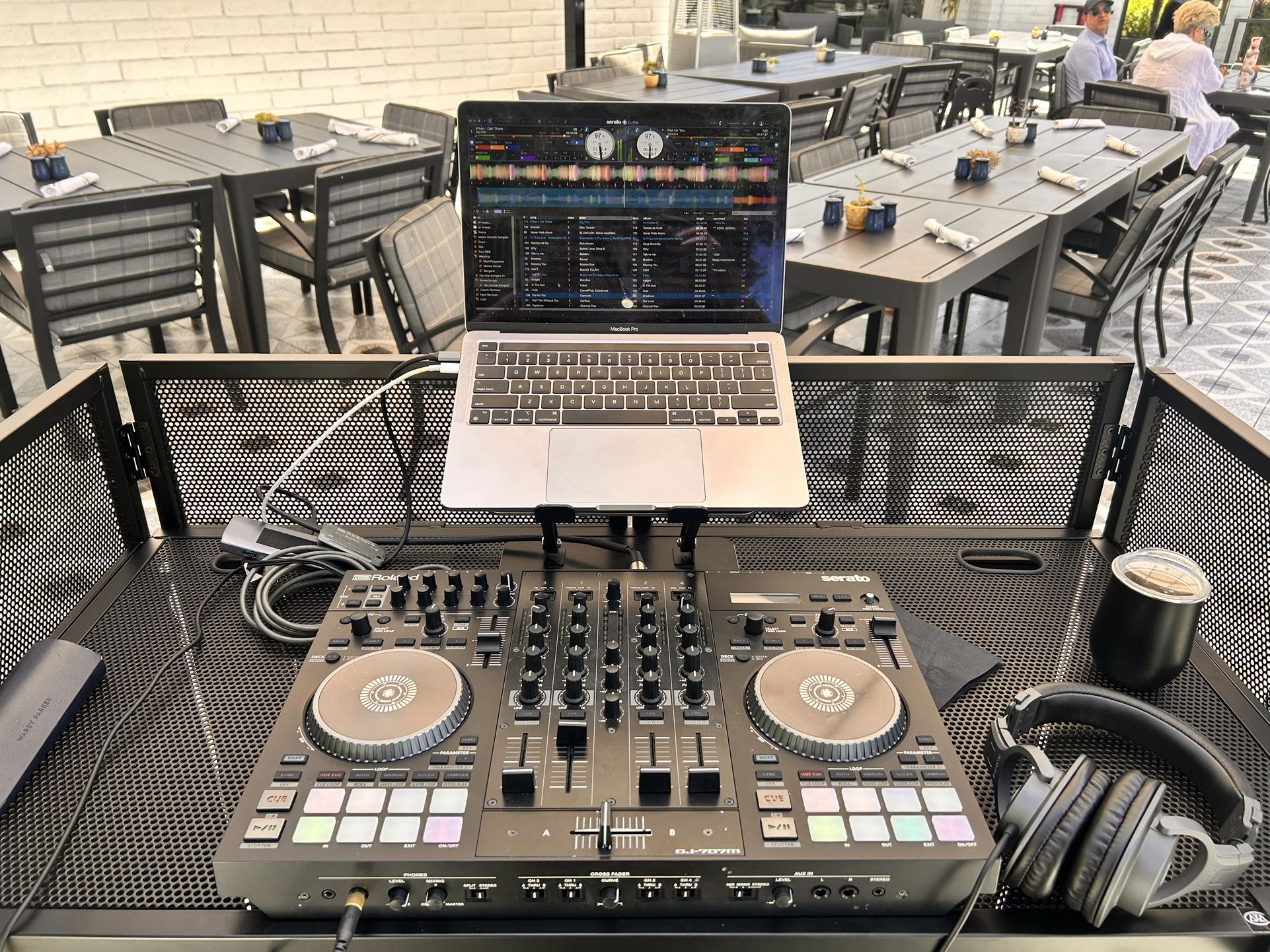 Roland DJ-707M DJ Controller (Includes Serato DJ Pro)