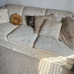Vintage Couch FREE
