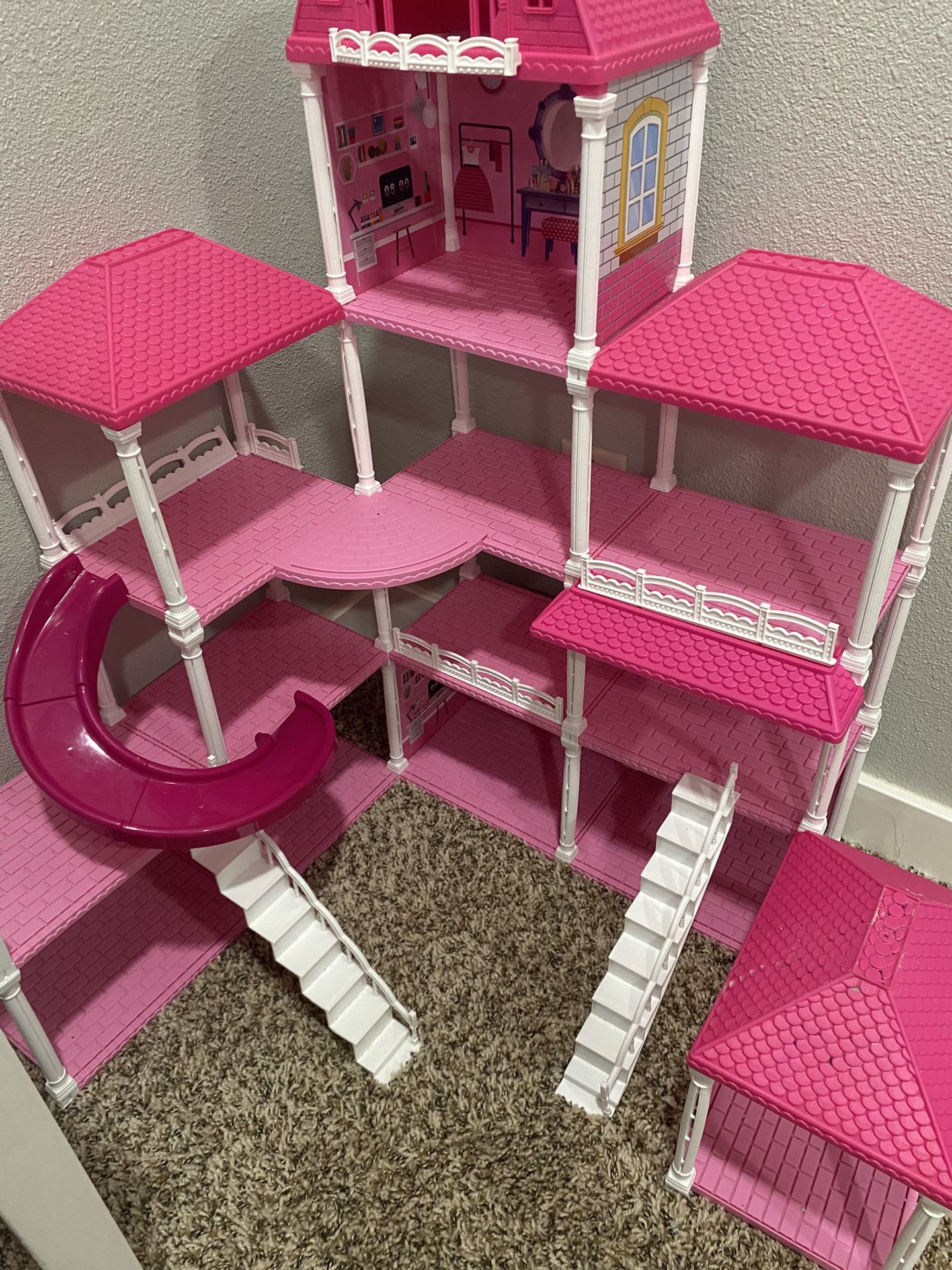 Doll House w/ Accessories