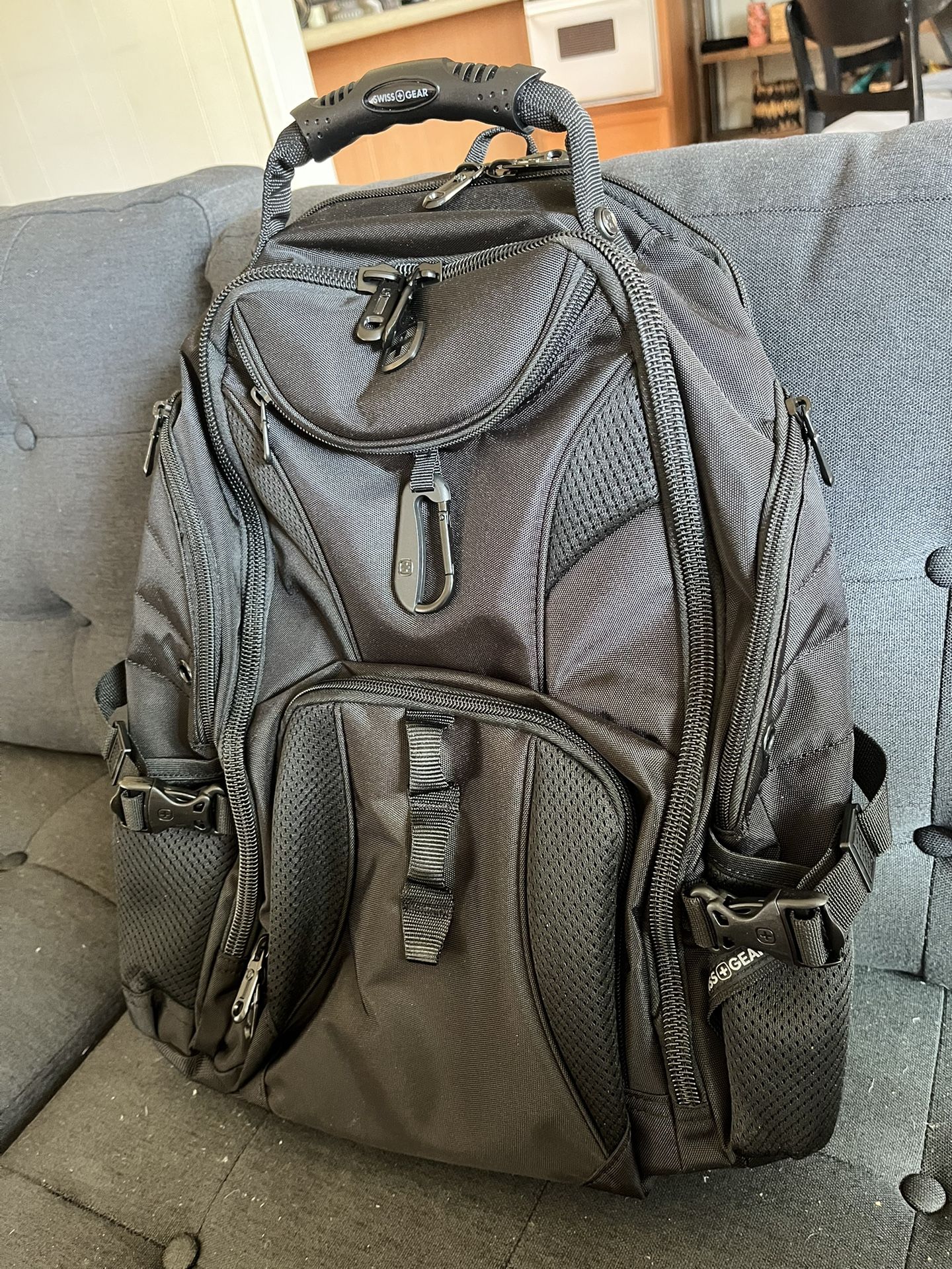 SWISS GEAR 1900 ScanSmart Laptop Backpack