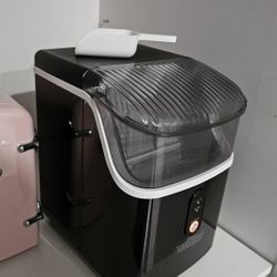 Ice Maker And Mini Fridge