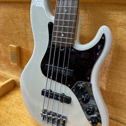 Fender USA Bass Guitar – Maple Neck – SKU G007