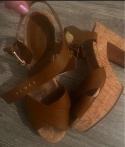 Michael Kors Women's Tan and Brown Platform Sandals size 8
