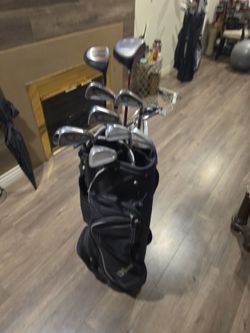 WILSON  - GOLF CLUBS WITH BAG (11 CLUBS)GREAT SET FOR BEGINNERS