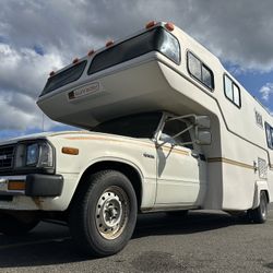 Toyota Sunrader RV 