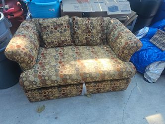 couch can turn ito bed