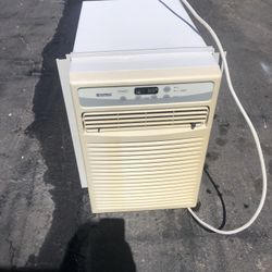 Very Good Condition Kenmore Air Conditioner 