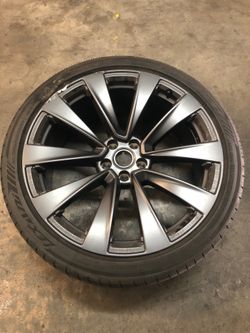 X1 used 2021-2025 tesla model X plaid 22x10 +35 REAR wheel w/ a used lexani 285/35/22 tire