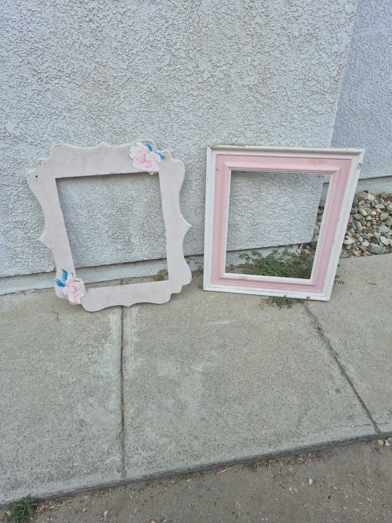 FREE-Pink Large Frames